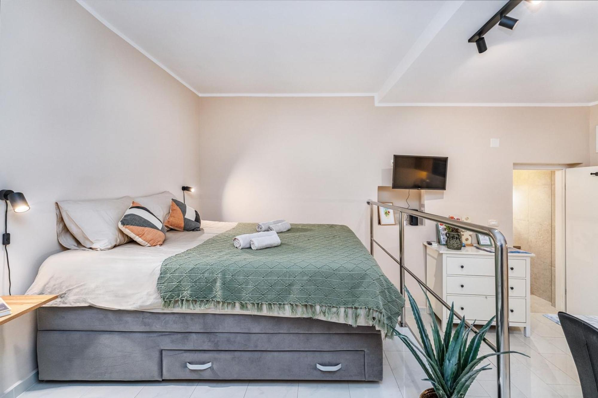 Samm Apartments 希贝尼克 外观 照片