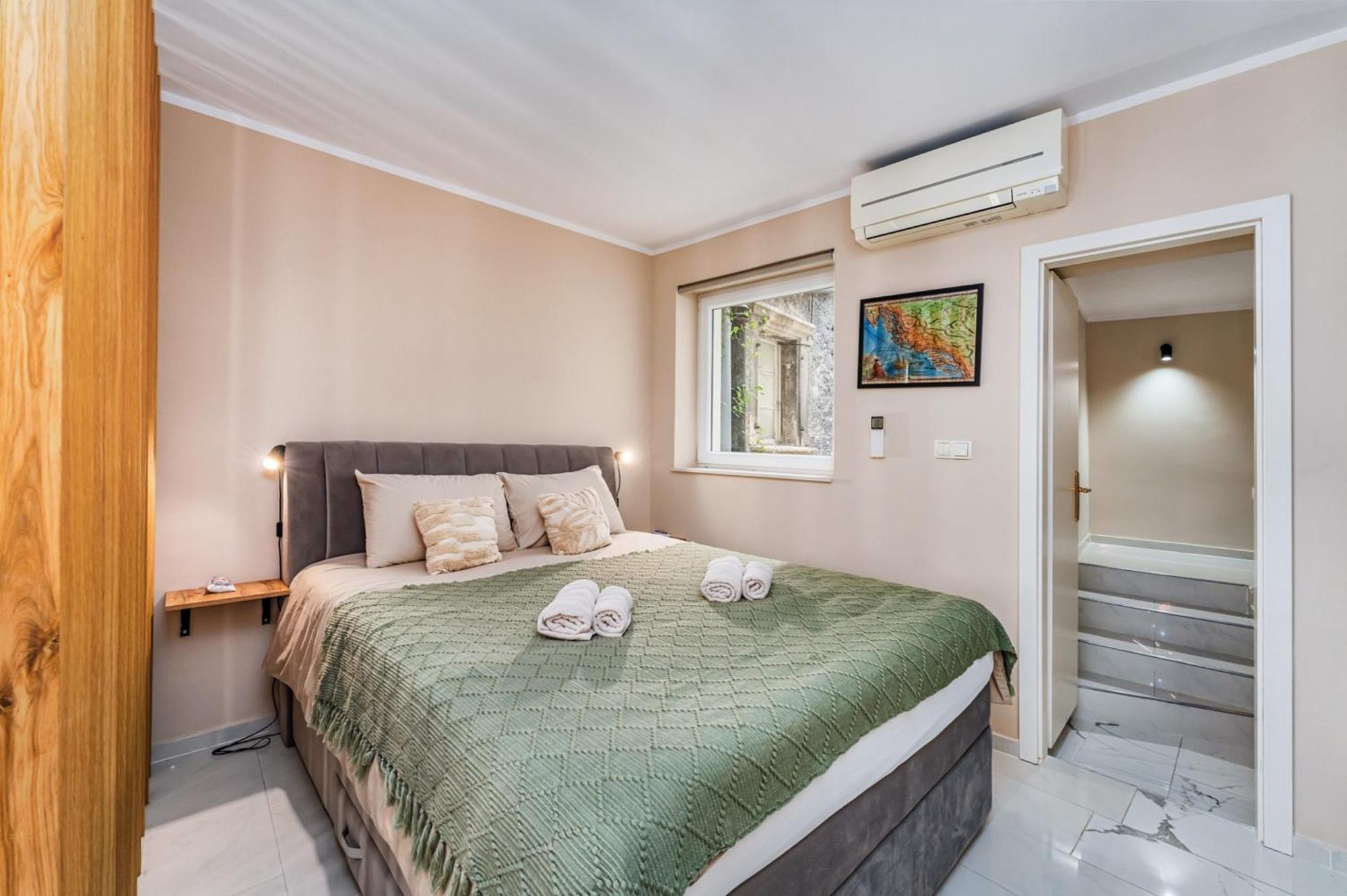 Samm Apartments 希贝尼克 外观 照片