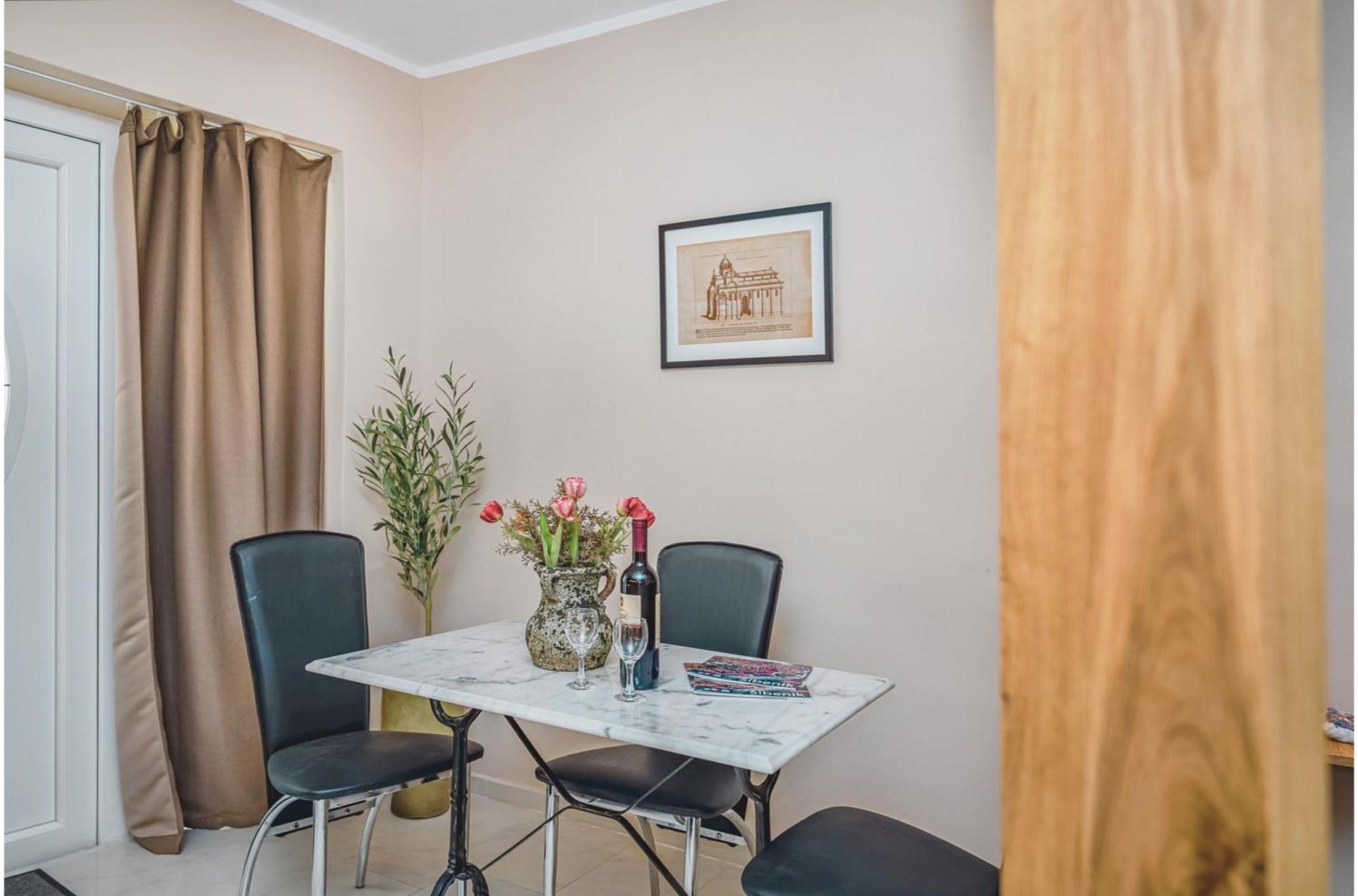 Samm Apartments 希贝尼克 外观 照片