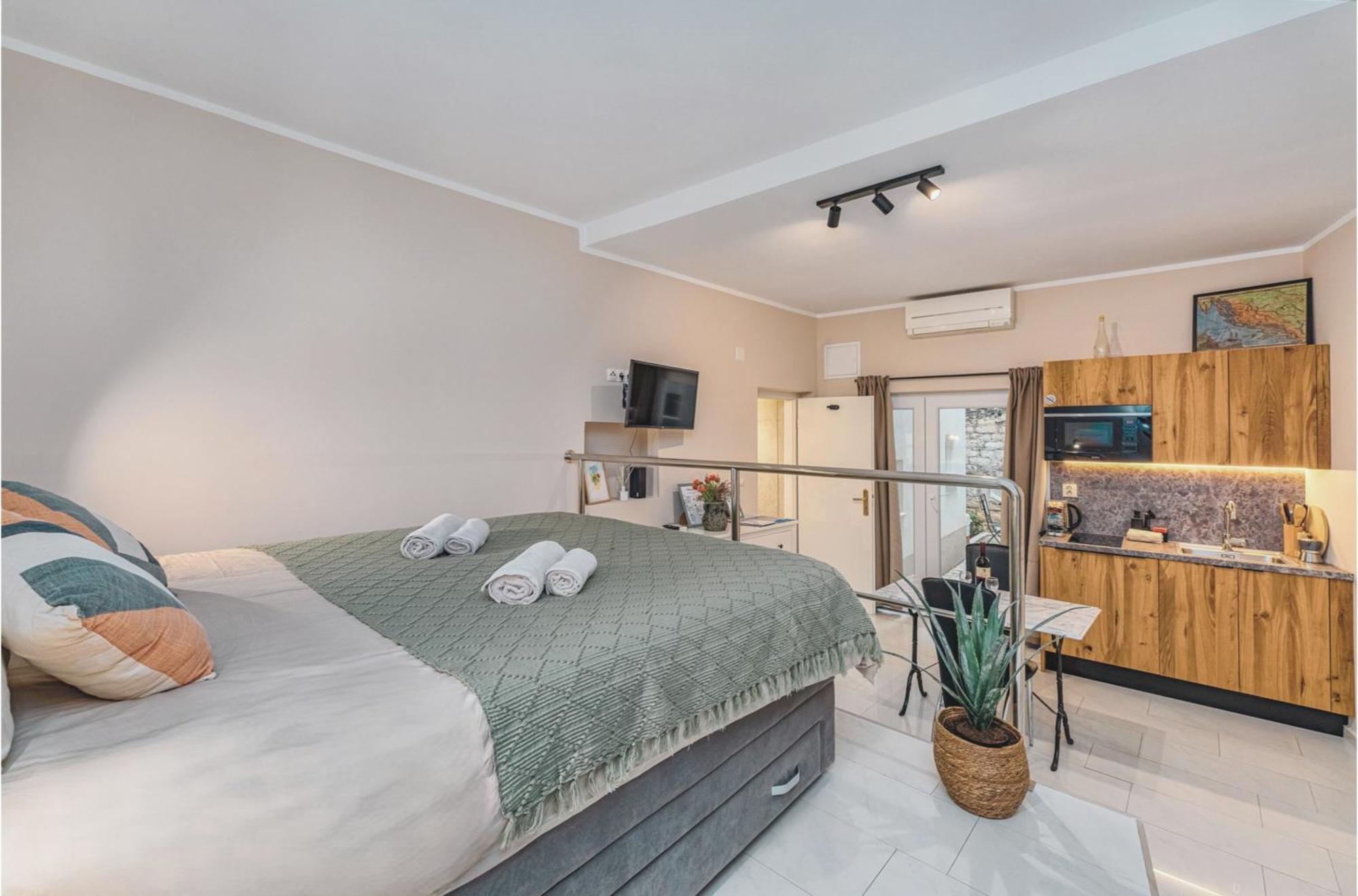 Samm Apartments 希贝尼克 外观 照片